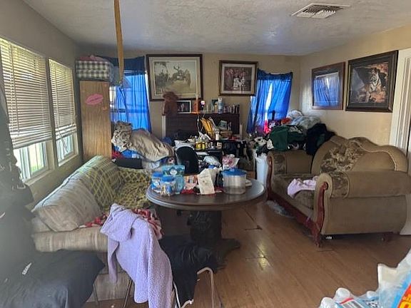 4th image of 820 Ford Rd