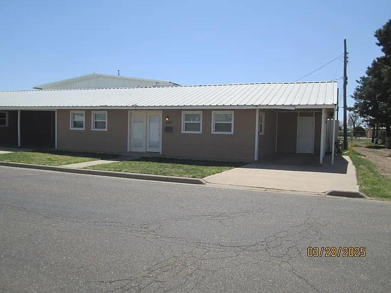 2601 W 5th St — Photo 1
