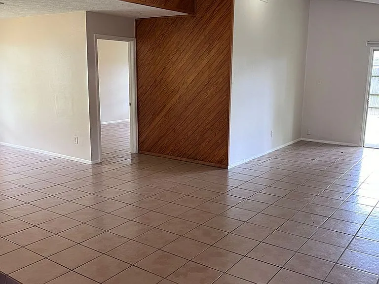 2103 Musket Groves St — Photo 4