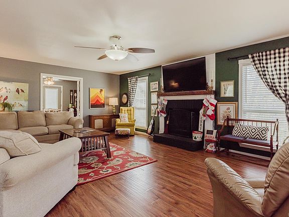 3rd image of 10145 Salina Springs Dr