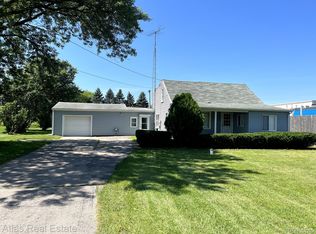 7024 S State Rd, Goodrich, MI 48438