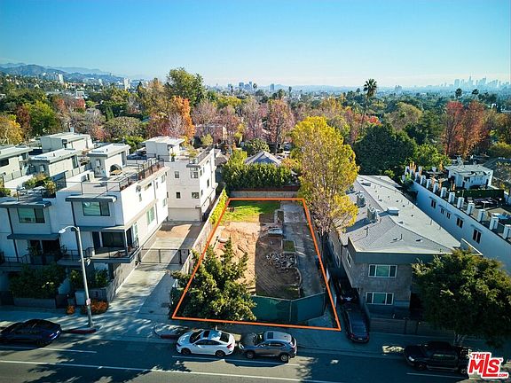 2nd image of 1346 N Fairfax Ave