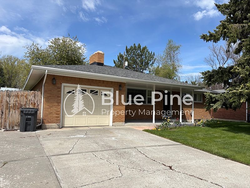 1st image of 239 Pinon Dr