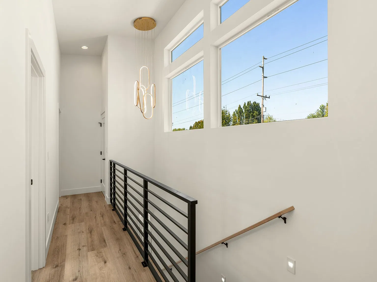 3 bed, 1000 sqft, $4,500 — Photo 3