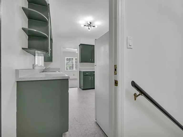 205 Blyth Ave #B — Photo 14