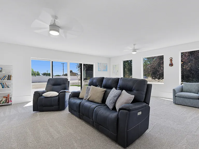 15185 Yotie Ct — Photo 33