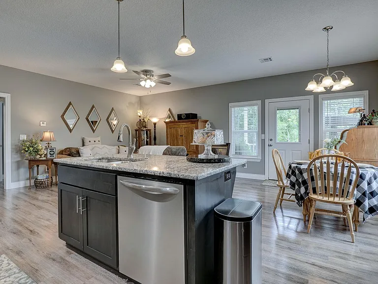 620 Applewood Ln — Photo 13