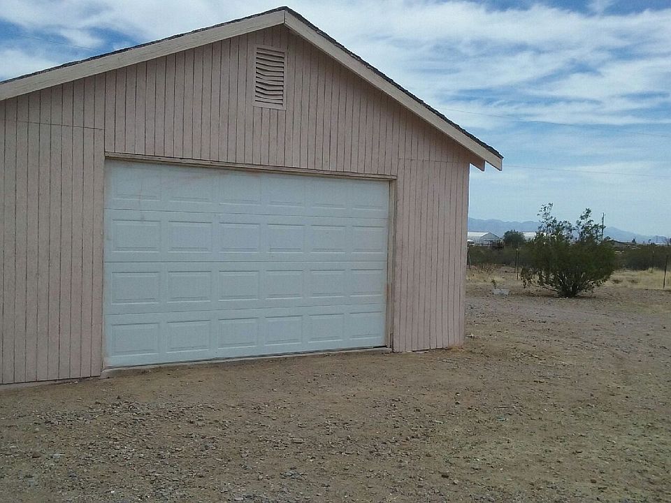 2nd image of 592 S Egar Rd