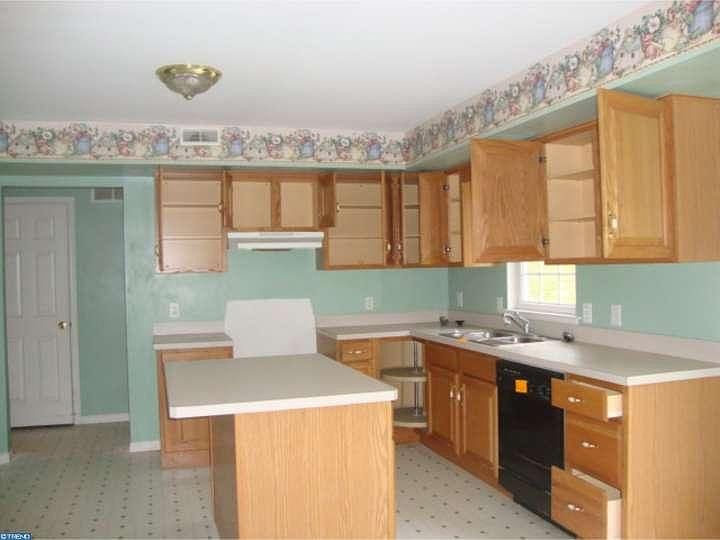 2nd image of 4386 Hillside Rd