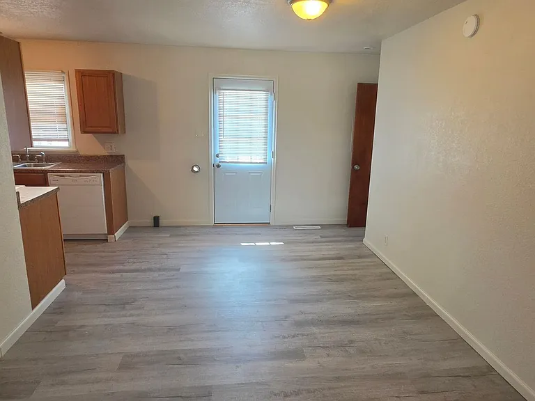 2023 Ridgewood Ln — Photo 5