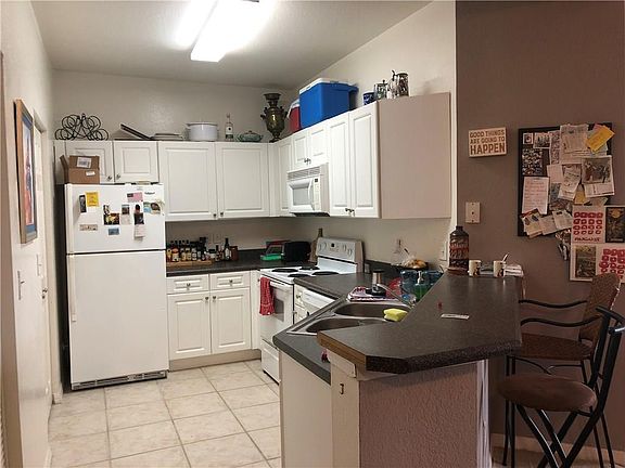 3rd image of 622 SE Prescott Pl #622