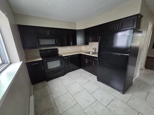 405 Austin St #8, Downers Grove, IL 60515