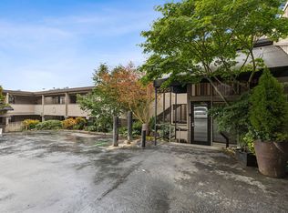 2920 76th Ave SE APT 204, Mercer Island, WA 98040
