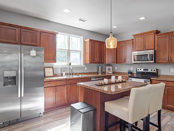 315 Carthage Ct_0012_10272022