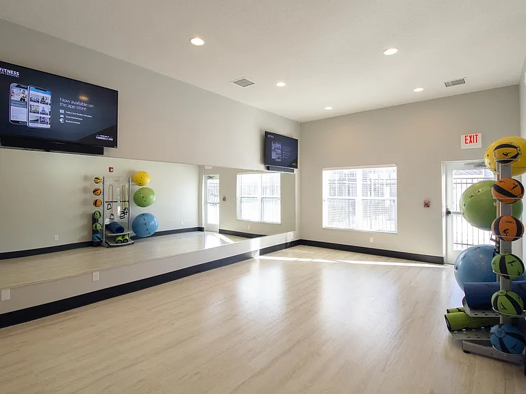 6950 Stagecoach Dr — Photo 25