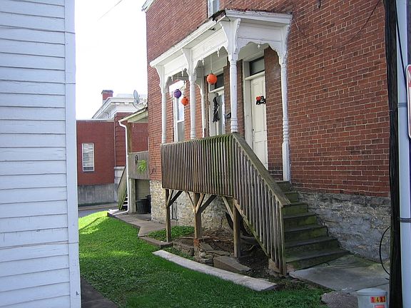 4th image of 220/222 Lee St