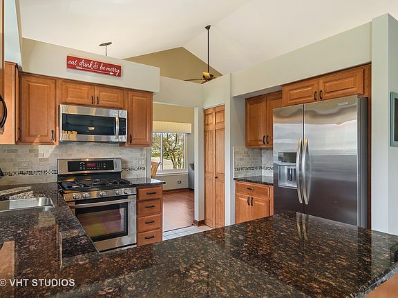 3rd image of 2991 Hillsboro Ln