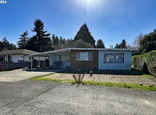 433 Fir St, Brookings, OR 97415