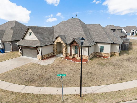 Large corner lot in great neighborhood