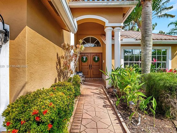 3rd image of 19314 King Palm Ct
