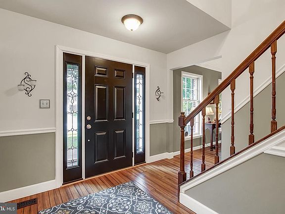 2nd image of 1217 Brighton Ln