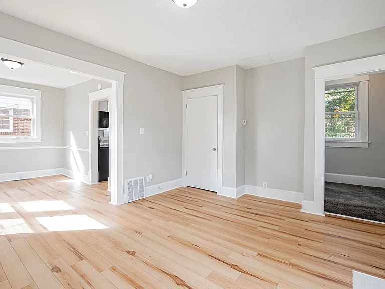 486 Sumatra Ave — Photo 14