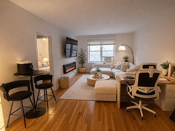 4th image of 350 E 30th St APT 5X
