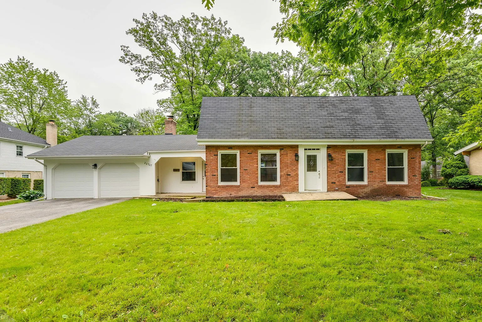 20707 Thornwood Dr photo 1