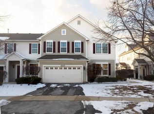 2233 Hillsboro Ct, Aurora, IL 60503