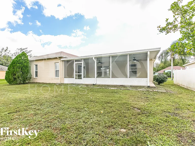 927 Cannes Dr — Photo 14