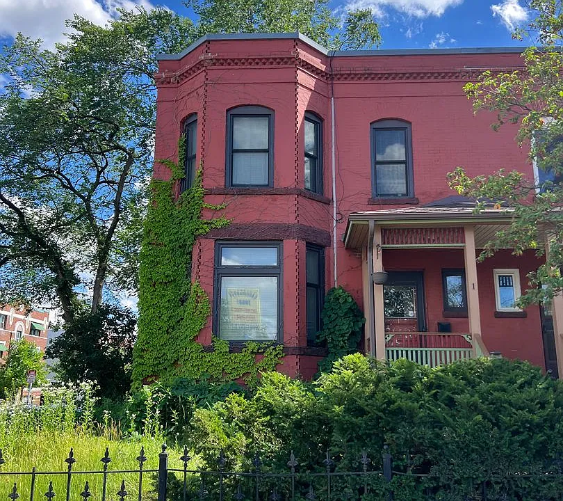 1 W 33rd St