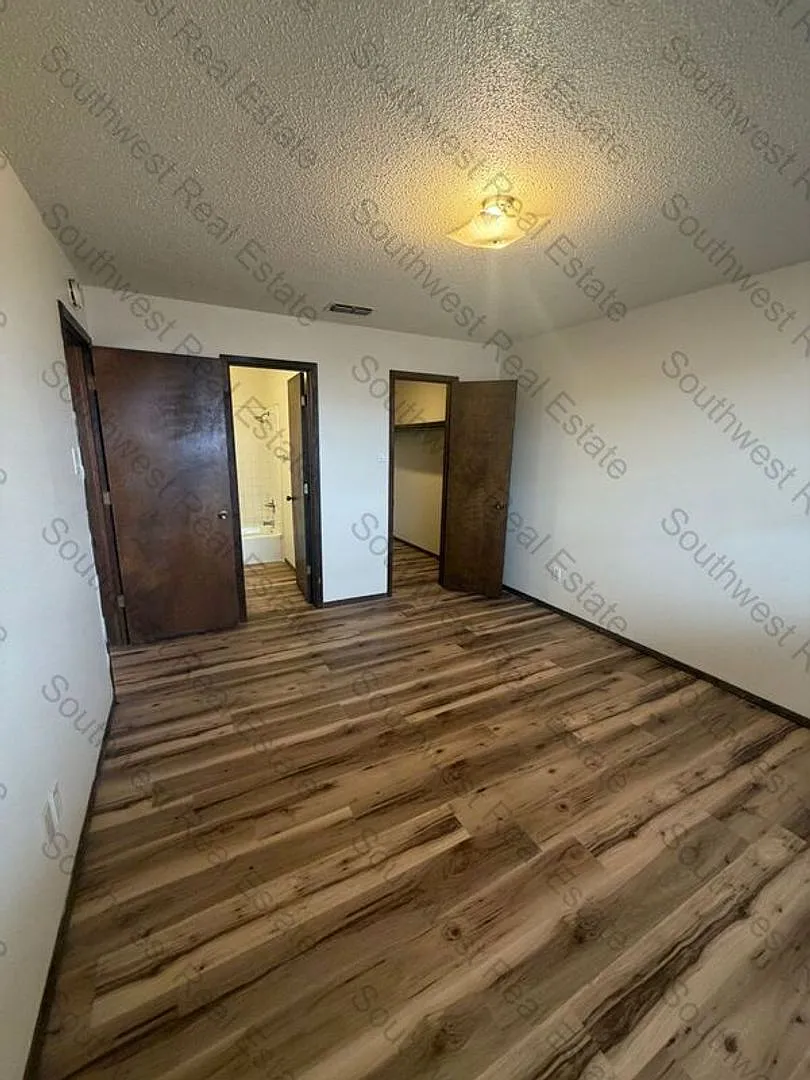 2101 Fred Daugherty — Photo 4