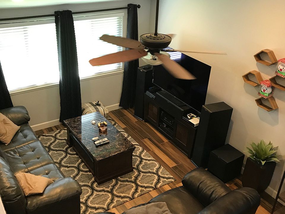 2nd image of 439 N Via Capri