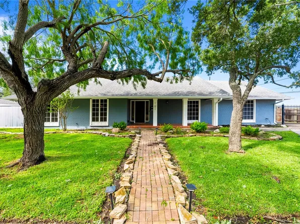2 Camden Pl, Corpus Christi, TX 78412