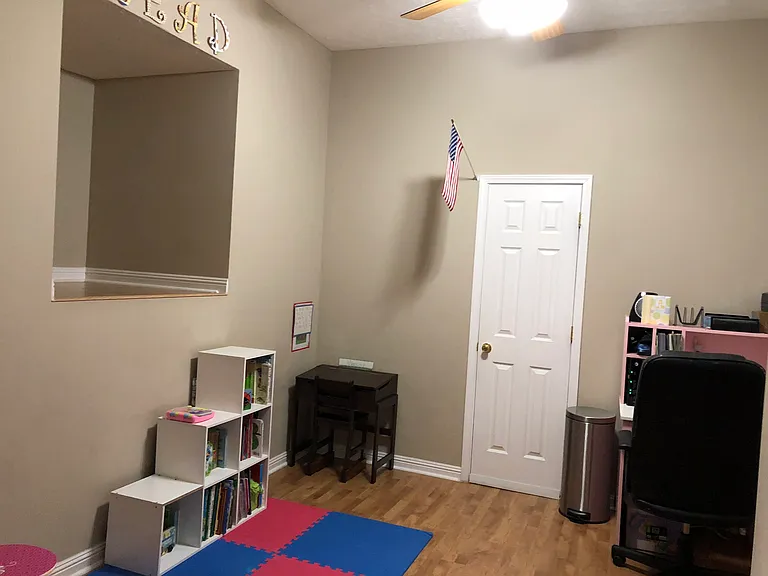 215 Live Oaks Cir — Photo 16