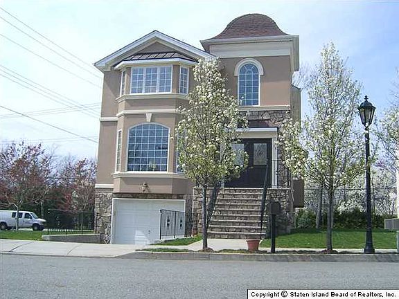 2nd image of 15 Saint Edward Ln