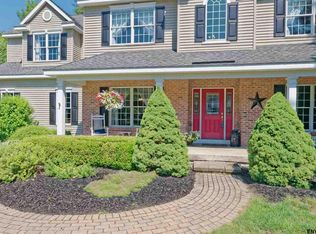 17 Fairhill Rd, Clifton Park, NY 12065