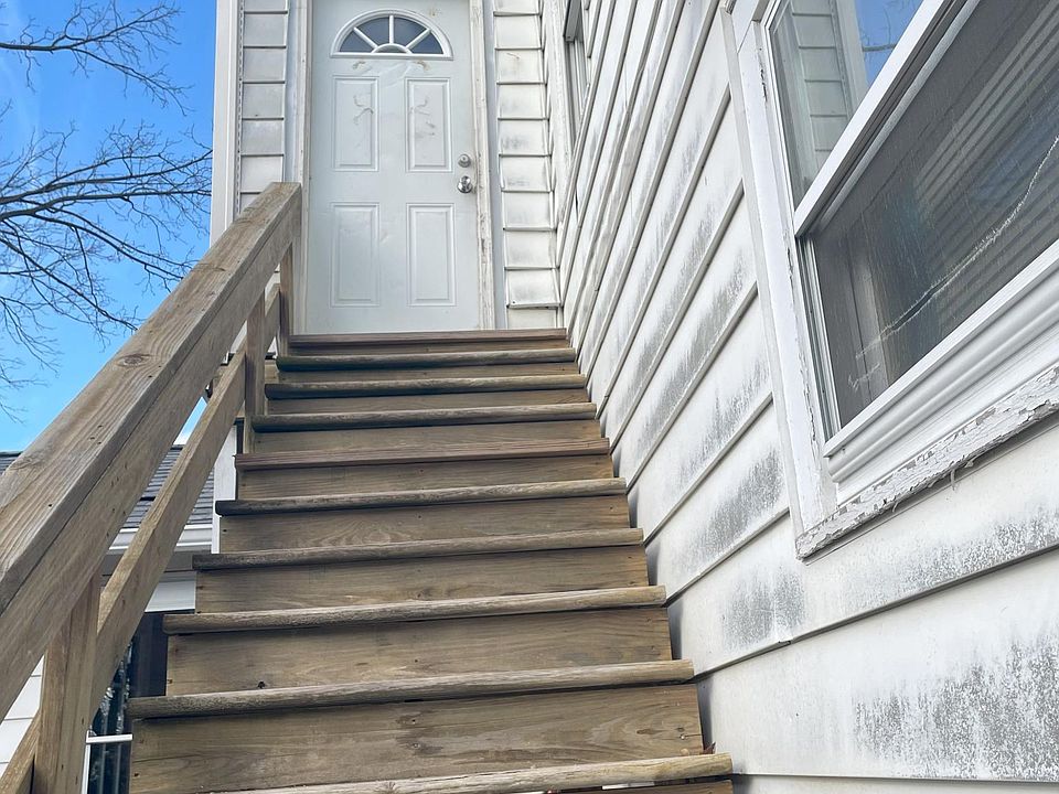 1st image of 530 Dennis St #3