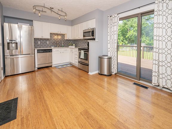 3rd image of 3232 Laurel Oak Ct