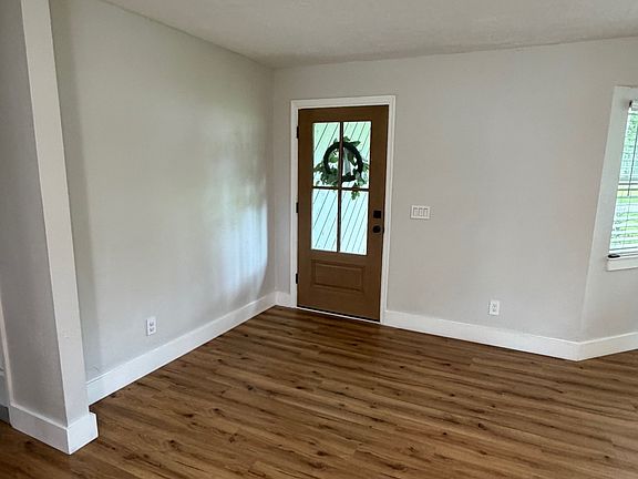 4th image of 2286 Swoope Dr