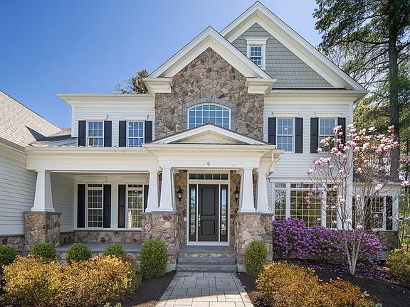 2nd image of 9 Schaffner Ln