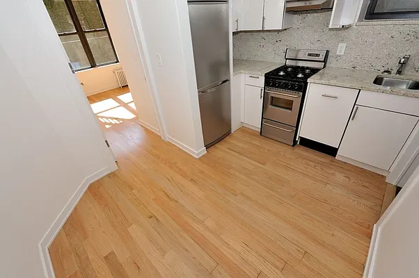 Rented by Aether Property Group | media 30