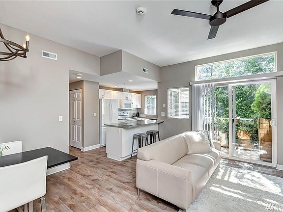 3rd image of 2232 Newport Way NW #2-4