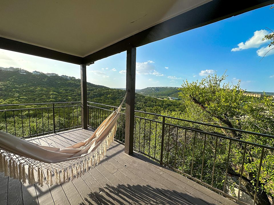 Wrap-around private balcony with an amazing view.