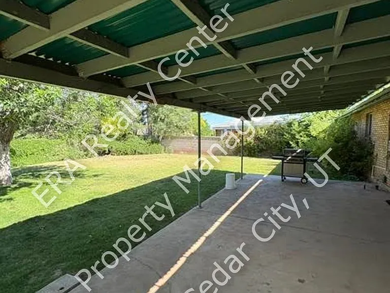 282 S Dewey Ave #A — Photo 17