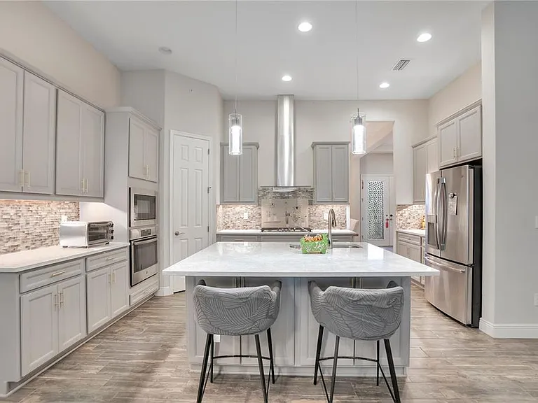 21914 Butterfly Kiss Dr — Photo 16