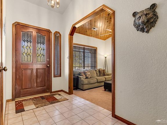 5th image of 23480 Meadow View Ct