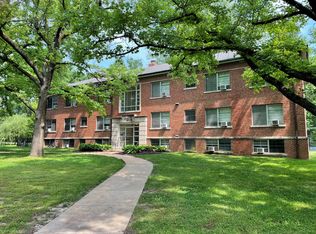 61 N Bompart Ave, Saint Louis, MO 63119