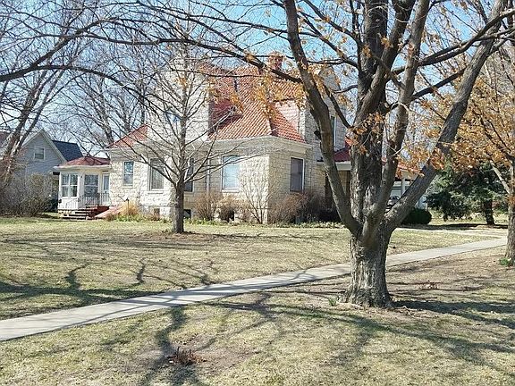 4th image of 605 Columbia St
