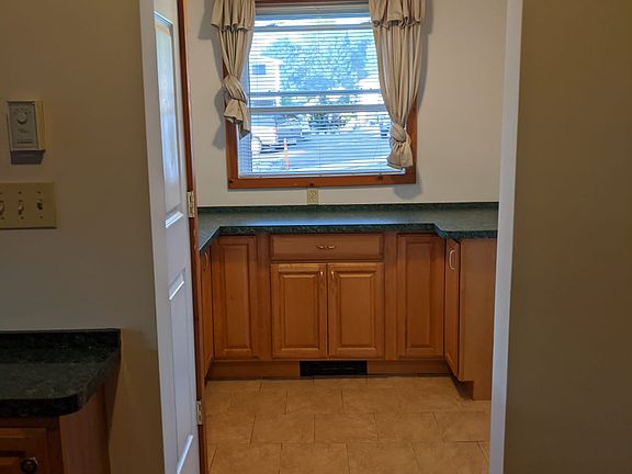 5th image of 268 South St APT 1